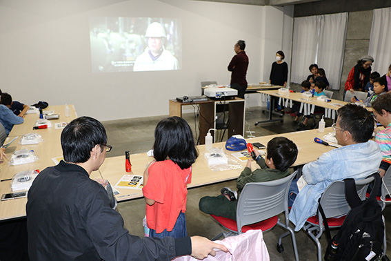 霧箱ワークショップが行われた松戸市観光協会2階の会場