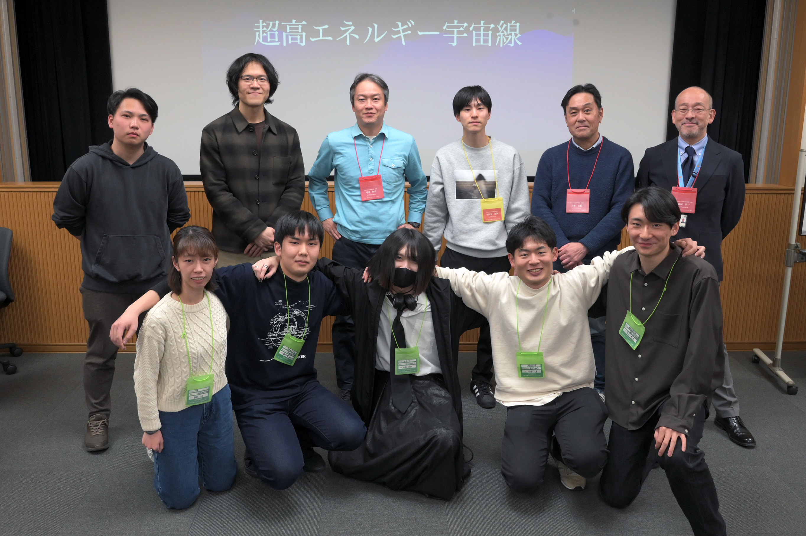 プロジェクト研究のメンバーたち (下段は、実験装置のセットアップなど活動のようす)